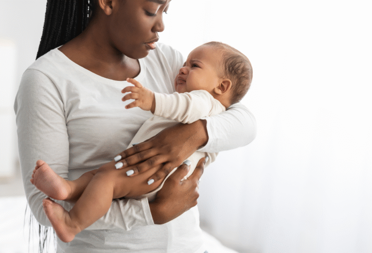 Cólicas no bebê: causas, sintomas e alívio