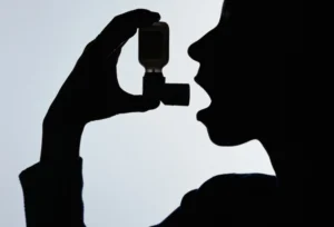 Leve com Saude https://levecomsaude.com.br › 2025 › 09 › 29 › asma-sintomas-causa... Asma: Sintomas, Causas, Crises e Tratamento